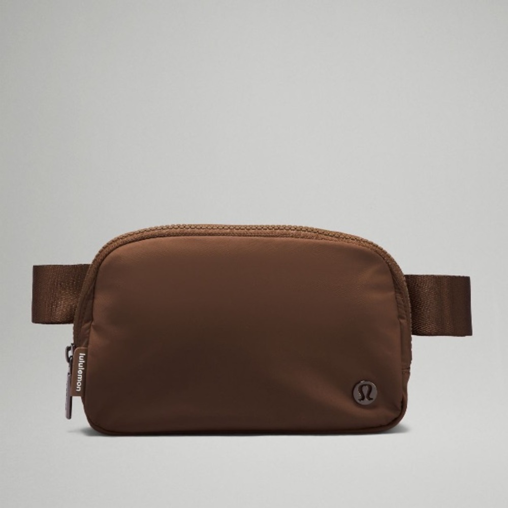 Lululemon Everywhere Belt Bag 1L in Java